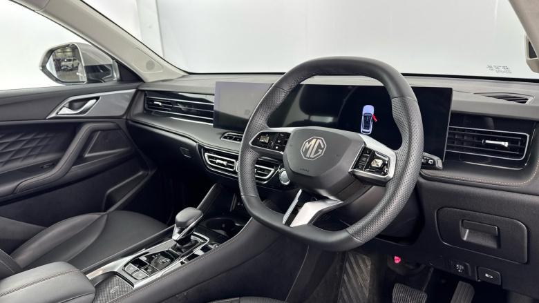 MG HS 1.5 T-GDI Trophy 5dr DCT Petrol Hatchback